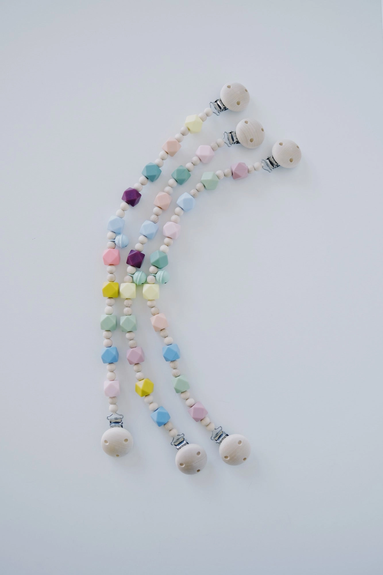 kinderwagenkette / stroller chain - happy beads - mixed