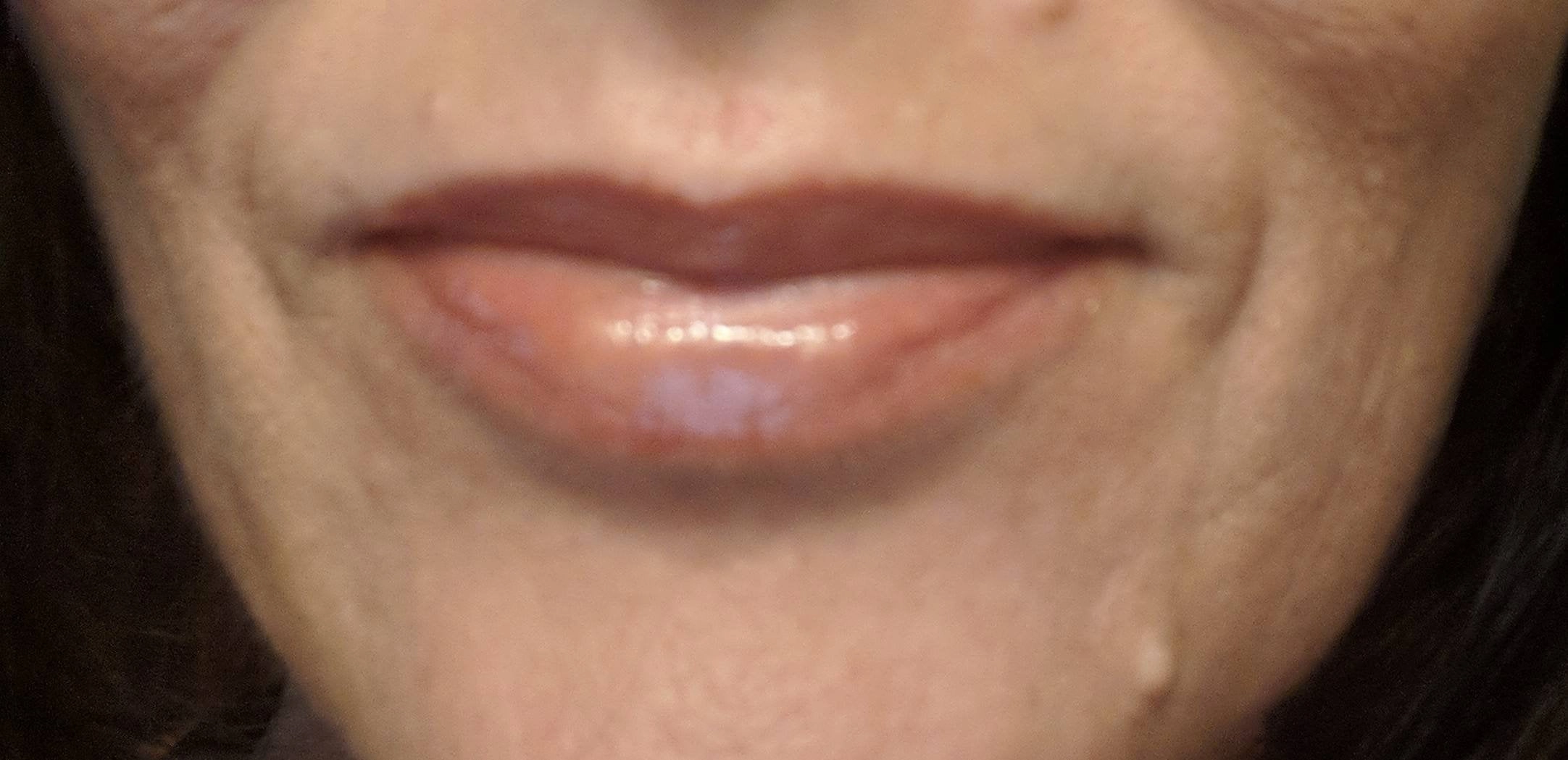 Shimmering Beige Lip Gloss