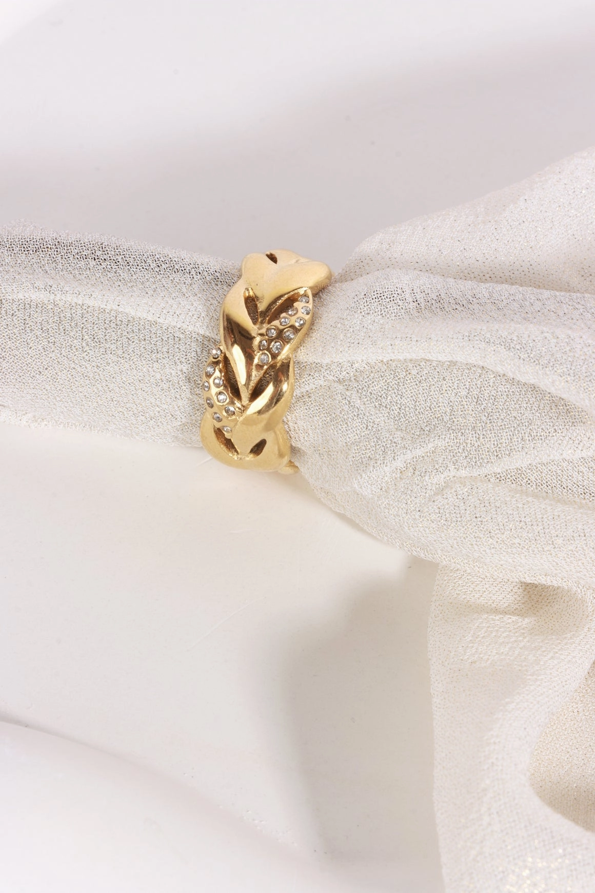 Shimmering Knot
